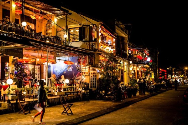 Discover the Best of Hoi An Nightlife: Bars, Cafes & More