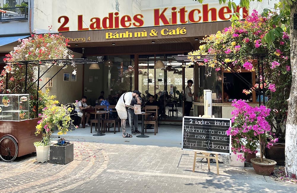 2 Ladies Kitchen - Banh Mi Da Nang & Coffee