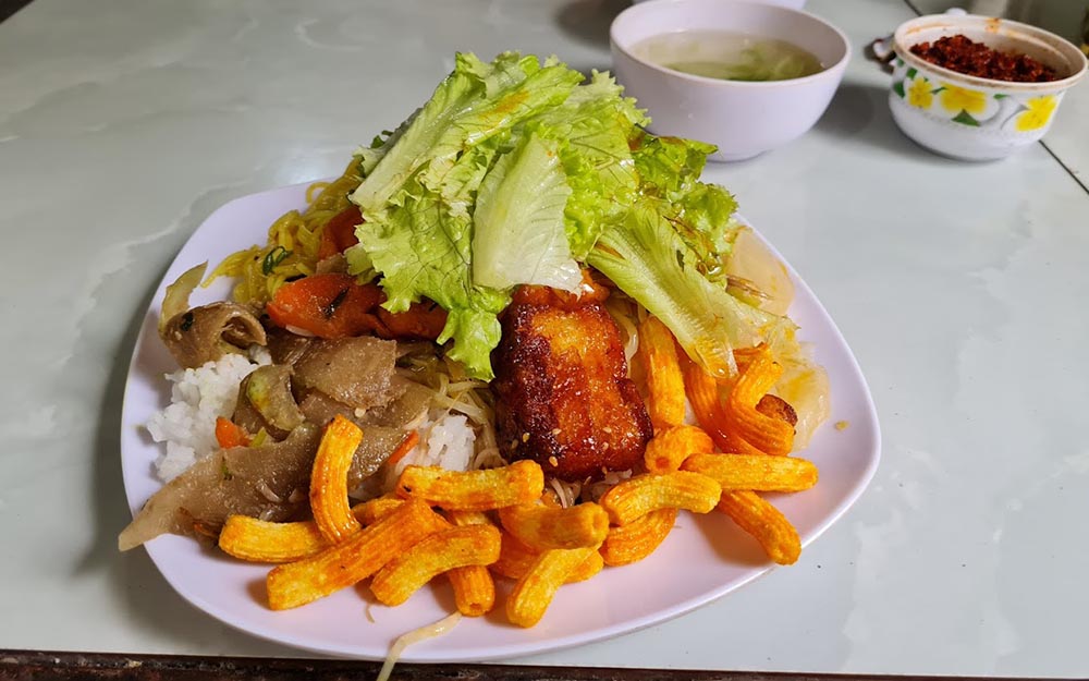 Vegan Restaurant - Nhat Le Street