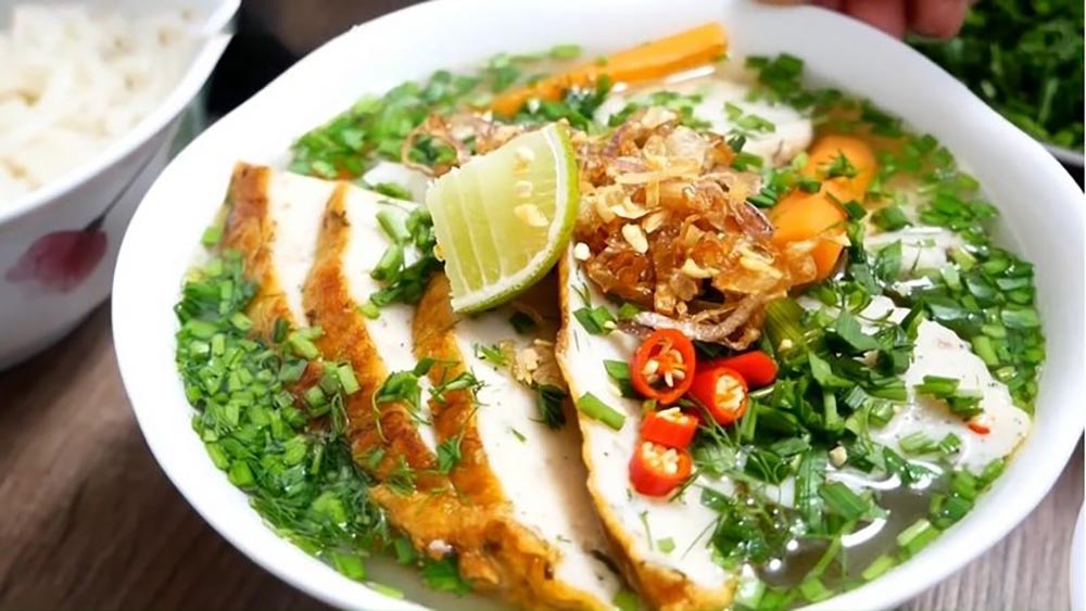 Bánh Canh Chả Cá (Fish Cake Noodle Soup)