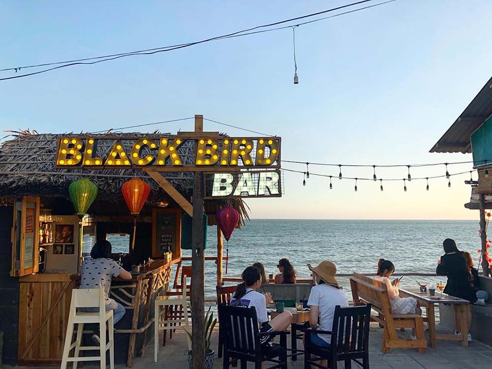 Blackbird Beach Bar