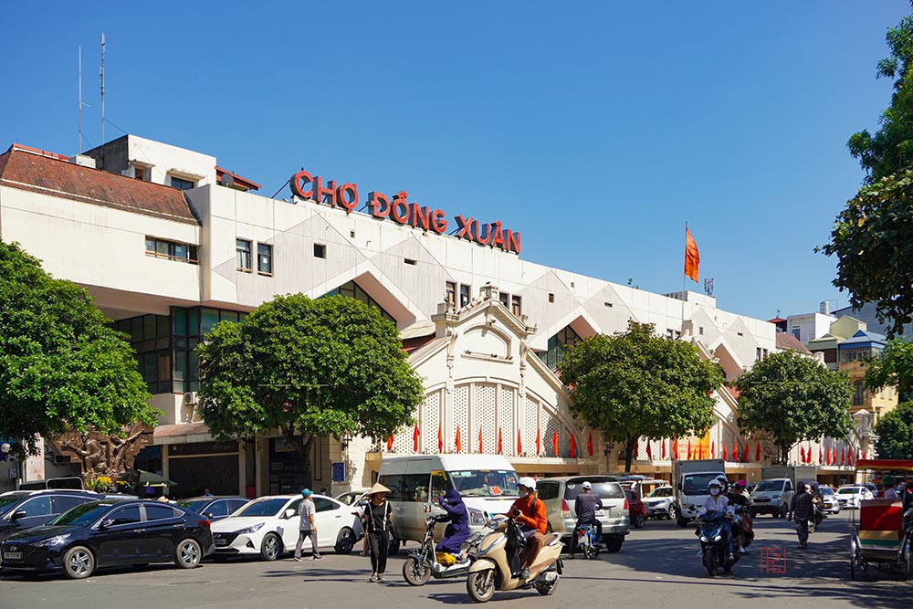 Local Markets: Dong Xuan Market