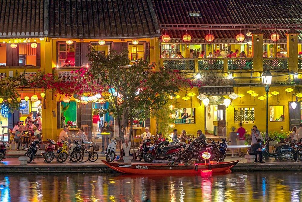 Nightlife and Entertainment in Hoi An