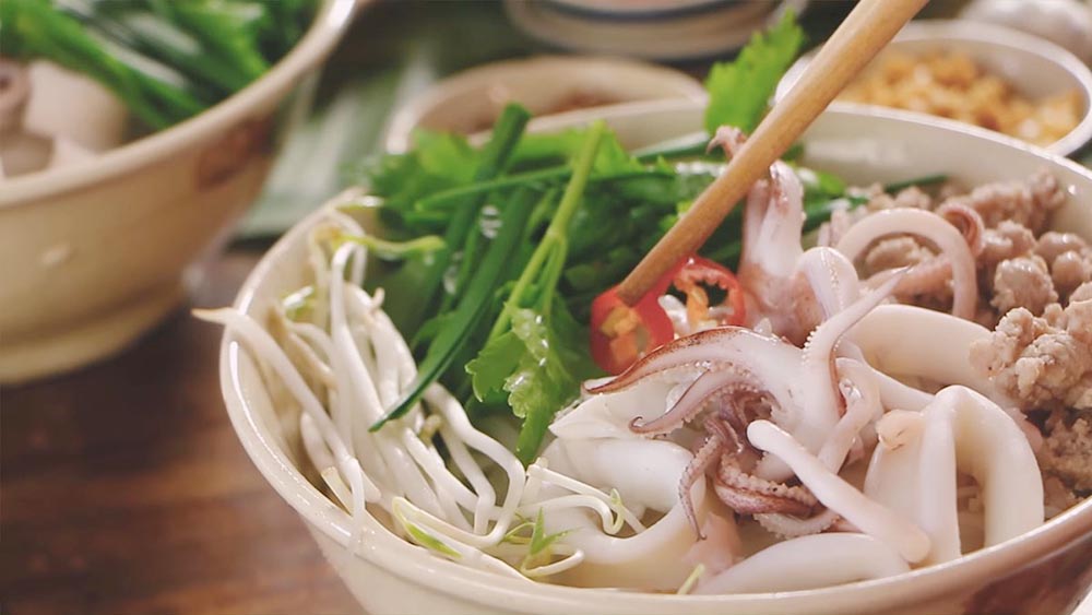 Hu Tieu Muc: Squid Noodle Soup