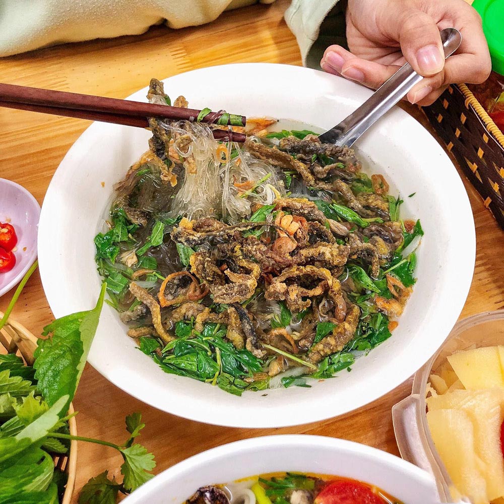 Miến Xào Lươn (Stir-Fried Eel Noodles)